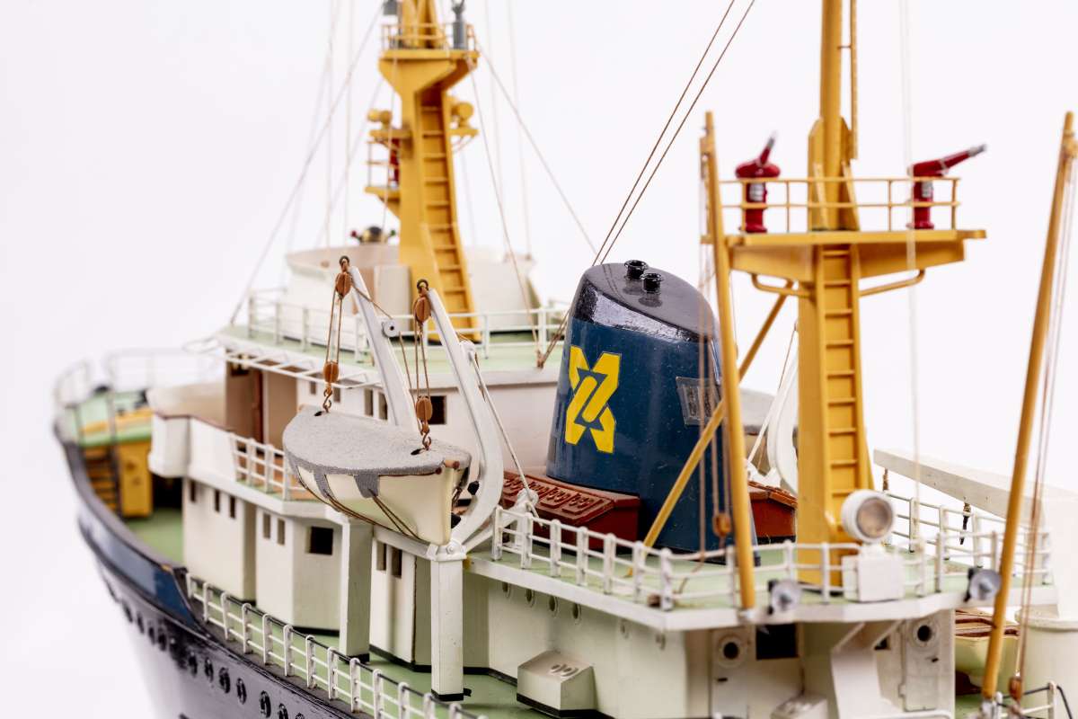 Billing Boats Tug Zwarte Zee - schiffsmodelle-shop.de EN